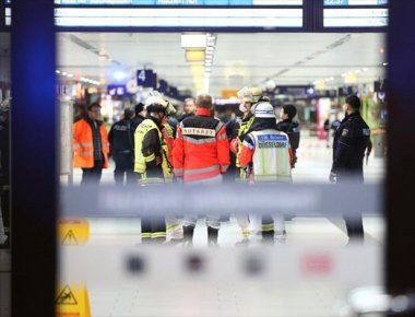 Ντίσελντορφ: Άνδρας με ψυχικά προβλήματα ο ο δράστης της επίθεσης (φωτό, βίντεο) (upd)